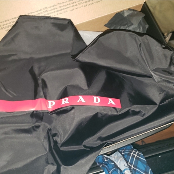 Prada Casual men red and Silver sneakers size 9.5 - Picture 7 of 16